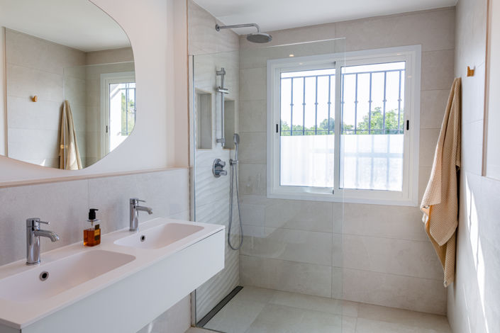 Image No.12-3 Bed Townhouse for sale