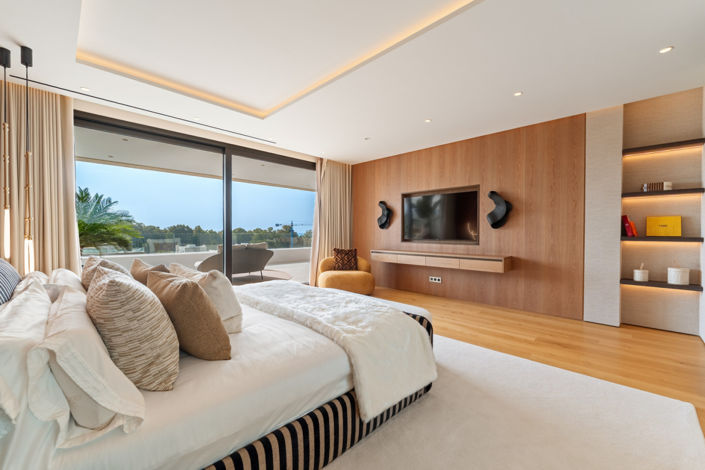 Image No.13-4 Bed Property for sale