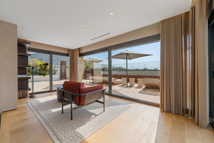 Image No.28-4 Bed Property for sale